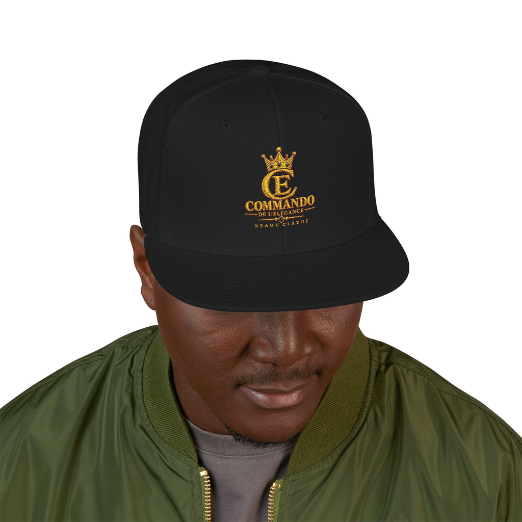 COMMANDO DE L’ÉLÉGANCE — Casquette snapback brodée – Nzaou Claude | Streetwear luxe premium