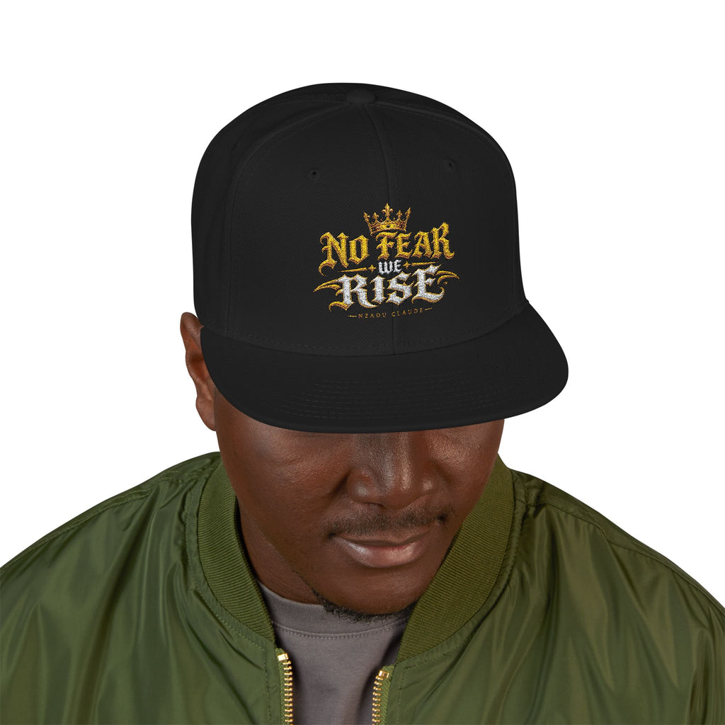 NO FEAR WE RISE™ — Casquette snapback brodée – Nzaou Claude | Streetwear motivation